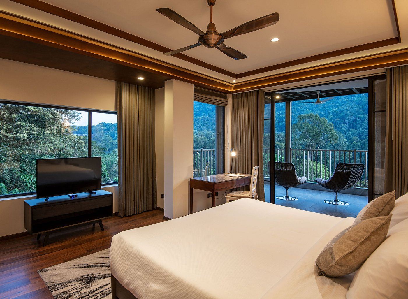 Superior Room (River View)